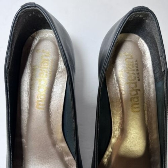 Vintage California Magdesians Women Navy Leather Tassel Shoes 6.5W USA Made - Picture 6 of 15